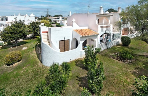 Alporchinhos Villa | Rustic Villa with Pool