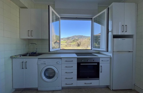 Sukarrieta Apartment | San Antonio Beach Flat