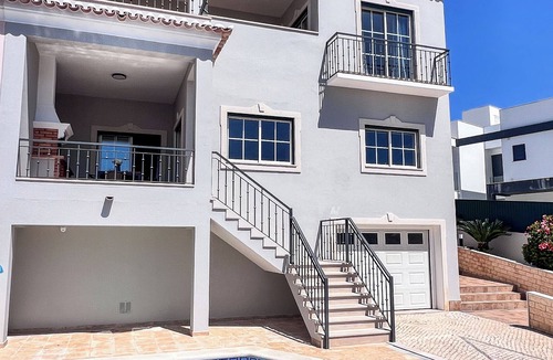 Correeira Villa | Silver Globe