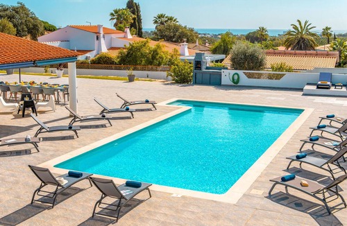 Vale Navio Villa | Sophisticated villa with heatable pool