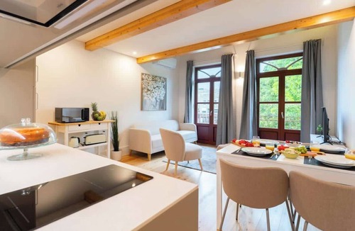 Oliveira do Castelo Apartment | Spacious & Family Flat by HostWise