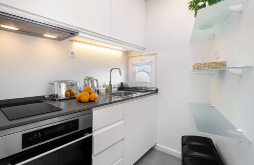 Carcavelos Apartment | Study & Surf: Carcavelos 1-BED by Beach & Nova SBE