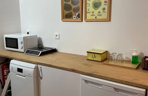 Consuegra Apartment | Superior Studio 'Biblioteca' with Terrace, Wi-Fi and Air Conditioning