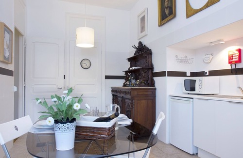 Santa Engracia House | Timeless Art - for big families or friends