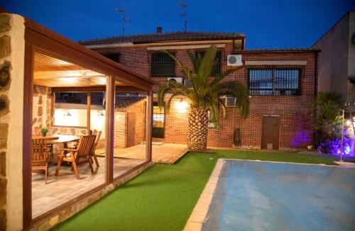 Arges House | TOLEDO ENCANTADO Piscina y BBQ privada 2,5 km de Puy du Foy