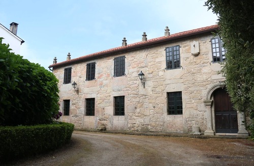 Maceira Cottage | Traditional Galician manor house in a 3800 m2 property.
