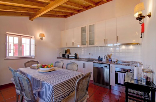 Moncarapacho e Fuseta House | Vacation Home 'Villa Oliva AL - T4' with Mountain Views, Pool, Sunny Terrace, Wi-Fi & A/C