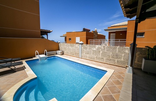 Los Cristianos Villa | Vacation Villa 'Beach N9' with Private Pool, Wi-Fi and Air Conditioning