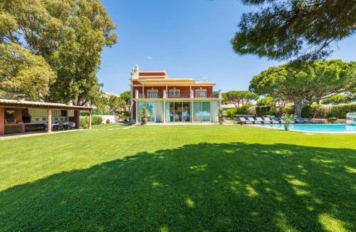 Oura Villa | Vila Santa Eulália
