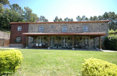 Calheiros Villa | Villa 232 Charming Restored Farmhouse for Families