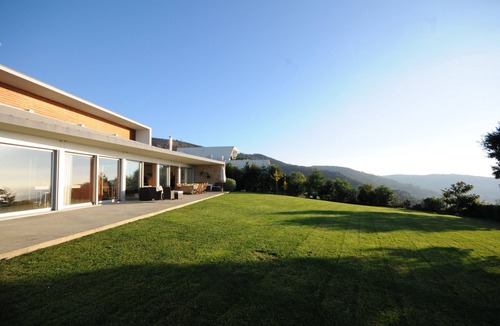 Caminha Villa | Villa 257 Modern Villa w/Covered Pool and SeaView