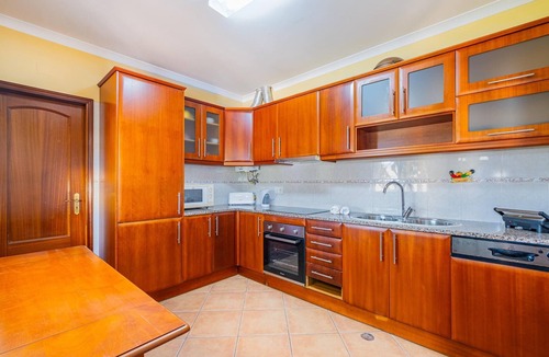 Urbanizacao dos Calicos Villa | Villa Carela - Private, fenced off pool