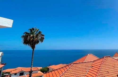 Santa Maria Maior Villa | Villa 'Casa do Loureiro' with Sea View, Wi-Fi, Air Conditioning, and Two Flat-Screen TVs