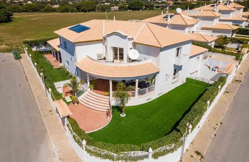 Olhos D'Agua Villa | Villa Cavi