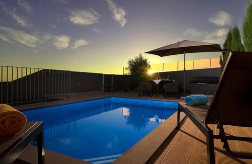 Arco da Calheta Villa | Villa da Silva (Heated Pool and Private Parking)