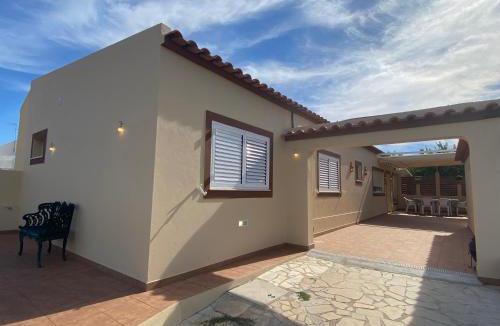 Manta Rota House | Villa ELTAEL - Miguel House - Warm Pool until 1 November - Facilities for disabled guests
