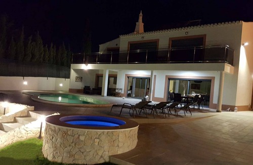 Olhos D'Agua Villa | Villa Margarida by Laranjal Rentals
