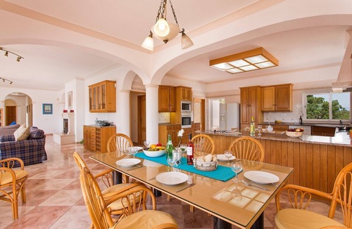Caramujeira Villa | Villa Ocean View by Villa Plus