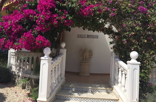 Pilar de la Horadada Villa | Villa Refugio - huge garden + private pool - free WLan