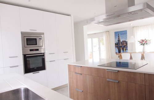 El Portet Villa | Villa Renate 5min walk sand beach Large Pool WiFi Airco 5 Bedrms 2 Kitchens