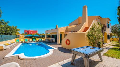 Santa Eulalia Villa | Villa Royal Sandals - com BBQ e piscina aquecível em Albufeira