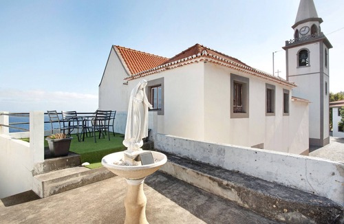Porto Moniz Villa | Villa 'Seaside Haven - Soulful Stays' with Sea View, Wi-Fi and Air Conditioning