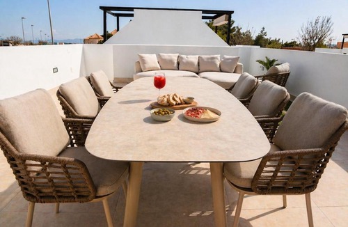Roldan Villa | Villa Varo