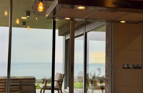 Cabo de Ajo House | Villa with Endless Ocean Views · Stylish Host