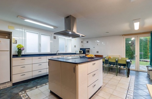 Valle de Ruesga Villa | Villa with Mountain View, Private Terrace and Air Conditioning