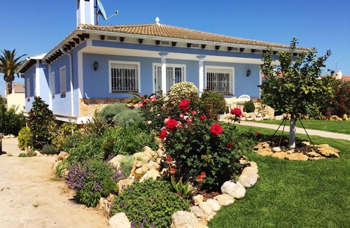 Vinaros Villa | Villa with private pool, green blooming garden and palm near the beach