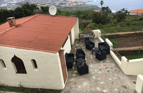 Las Cuevas Apartment | Wohnung mit Gemeinschaftspool und Panoramablick by Interhome