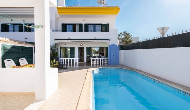 #039 Family w/Private Pool and AC in Albufeira