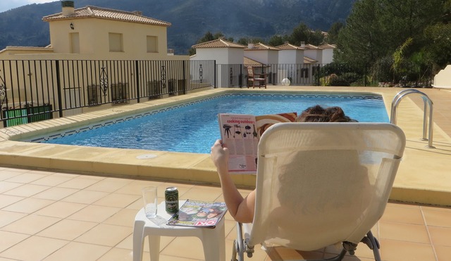2 Bed Villa, Shared Pool, Wi-Fi, Aircon, Amazing views down valley to Sea in Les Basetes