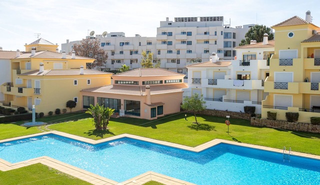 #243 Jardins de Santa Eulália H23 by Home Holidays in Albufeira