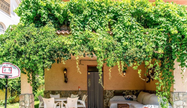 4 bedroom accommodation in El Torno in El Torno