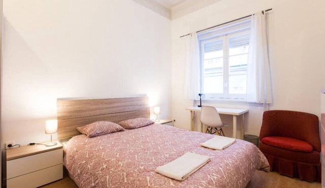 5-Bedroom Apartment in the City Center, Rato in Lisboa