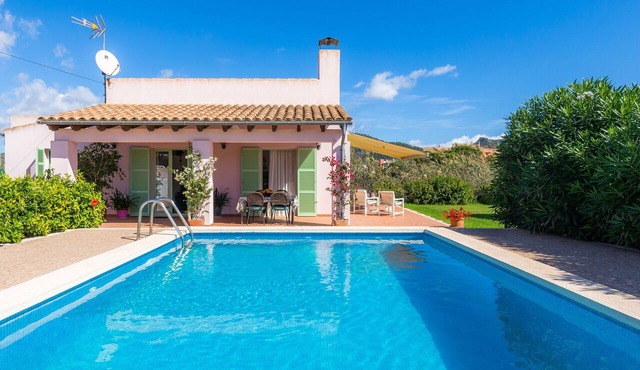 Air-Conditioned Holiday Home by the Sea with Pool, Garden, Terrace & Wi-Fi in Son Servera