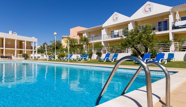 ALBUFEIRA SUNNY APARTMENT 2 WITH POOL by HOMING in Albufeira
