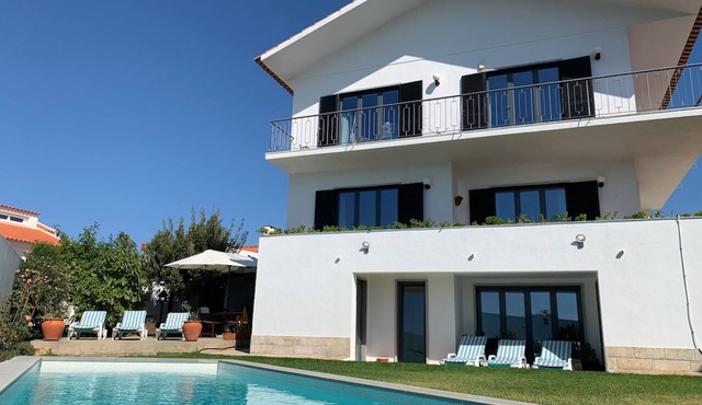 Amazing view Villa of S. Pedro do Estoril Beach in Parede