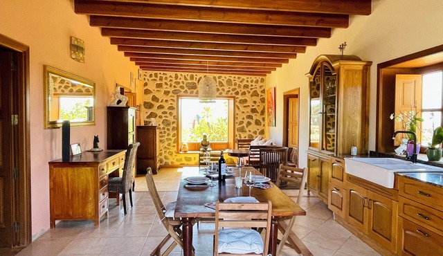 "An oasis by the sea" Canarian finca for nature, watersports & animal lovers in El Roque / El Cotillo
