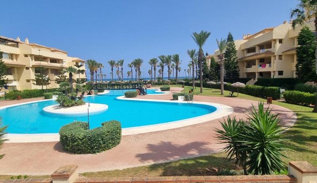 Apartamento LUXURY en ROQUETAS DE MAR - PLAYA SERENA Urbanización VILLA ROMANA in Roquetas de Mar