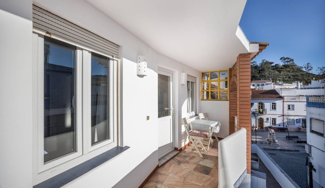 Apartment 'Apartamento Amarelo T1' with Balcony and Wi-Fi in Odeceixe