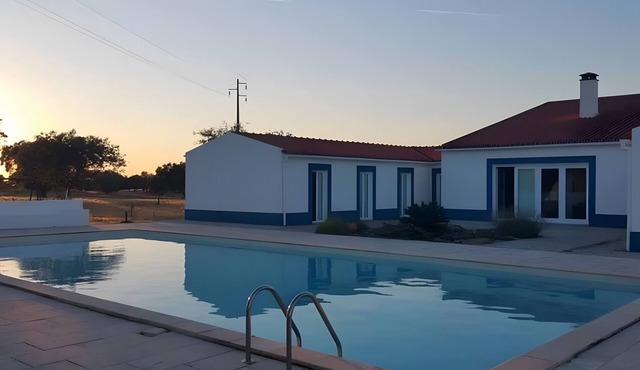 Apartment 'Monte Azul, Um Oásis No Alentejo' with Private Pool, Wi-Fi and Air Conditioning in Vimieiro