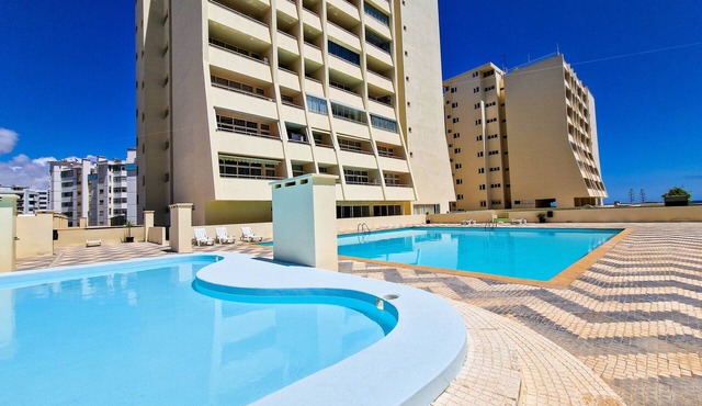 Apartment Praia Rocha | Sea & Pool | Sunny in Portimão