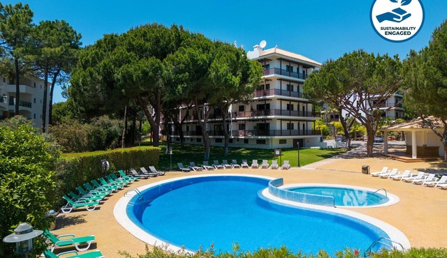 Apartment with Pool near Falésia Beach in Albufeira