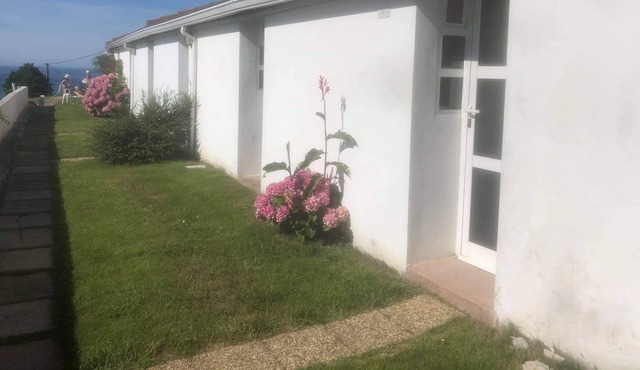 Attached bungalow/Small bungalow/Small cottage in Laredo