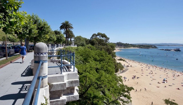 Beachside apartment in Santander