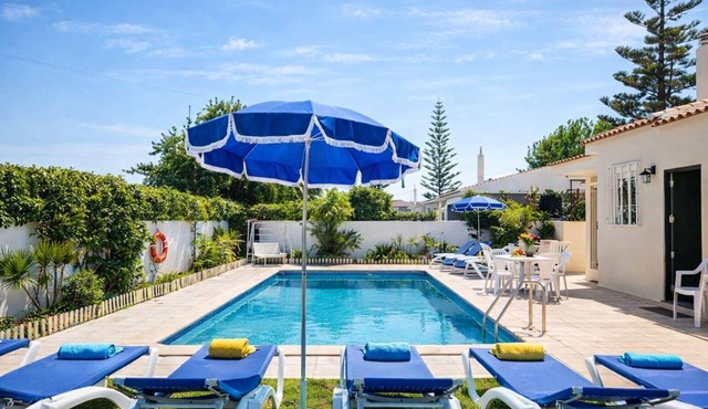 Beautiful 4 Bedroom Villa Silva, Private Pool, Close To The Strip And Old Town in Albufeira