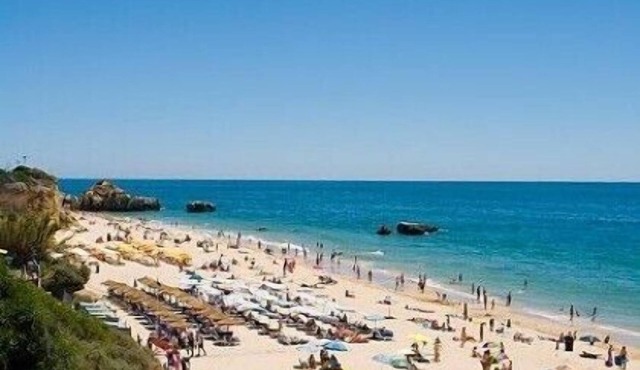Beautiful 6 Bedroom Villa Collum, Albufeira With Private Pool in Albufeira