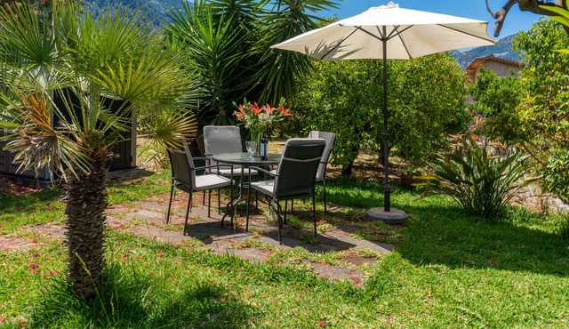 Beautiful cottage with stunning views of the mountains in Biniaraix